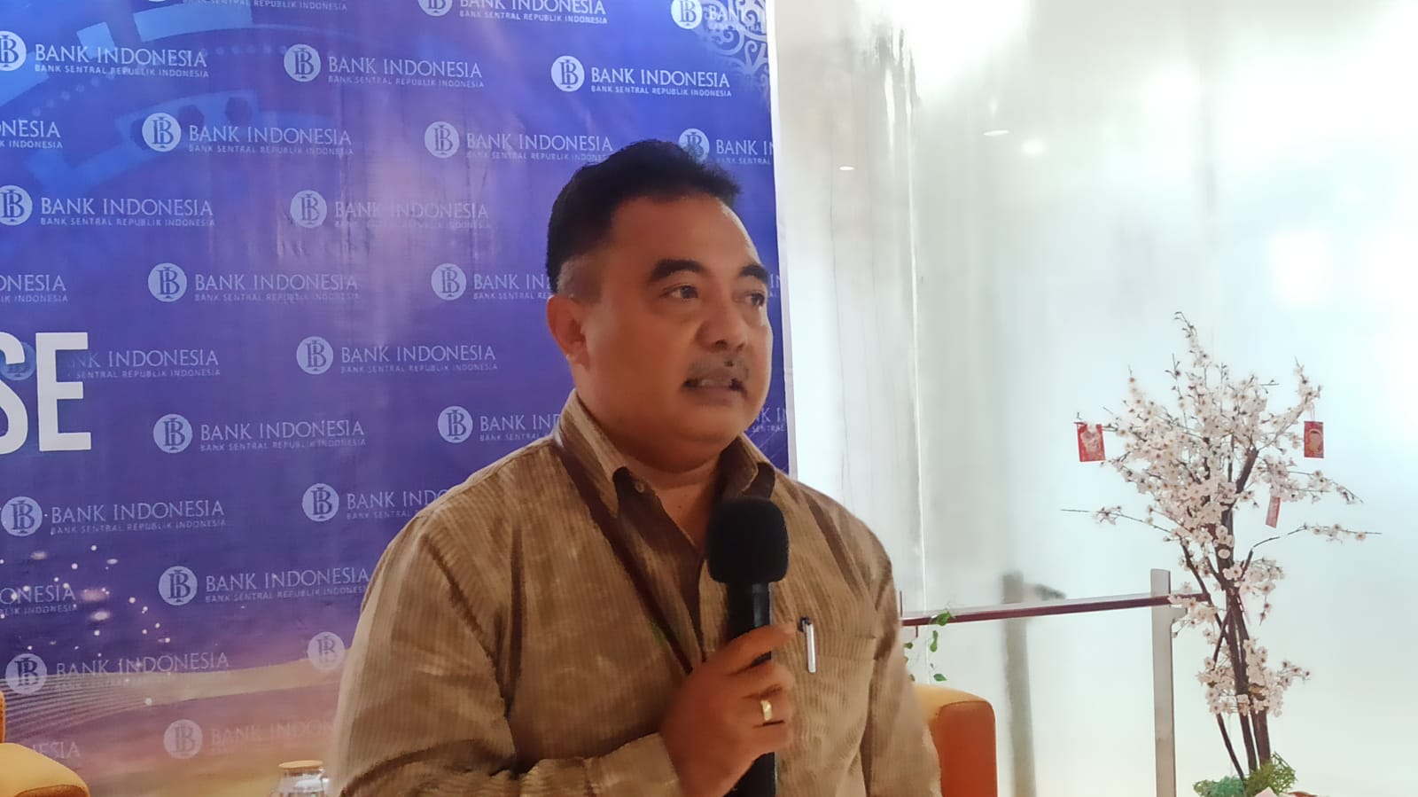 PENJELASAN-KEPALA-PERWAKILAN-BI.jpg