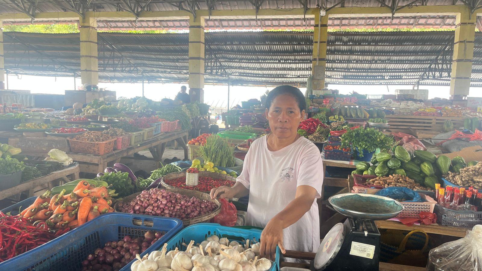 Pasar-Bobou-Ngada-Aktivitas-Pedagang.jpg