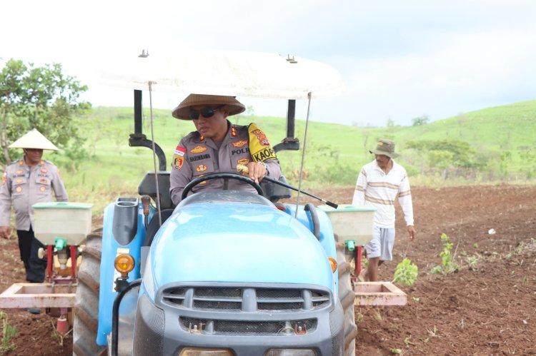 Penanaman-jagung-Polres-Sumba-Timur.jpg