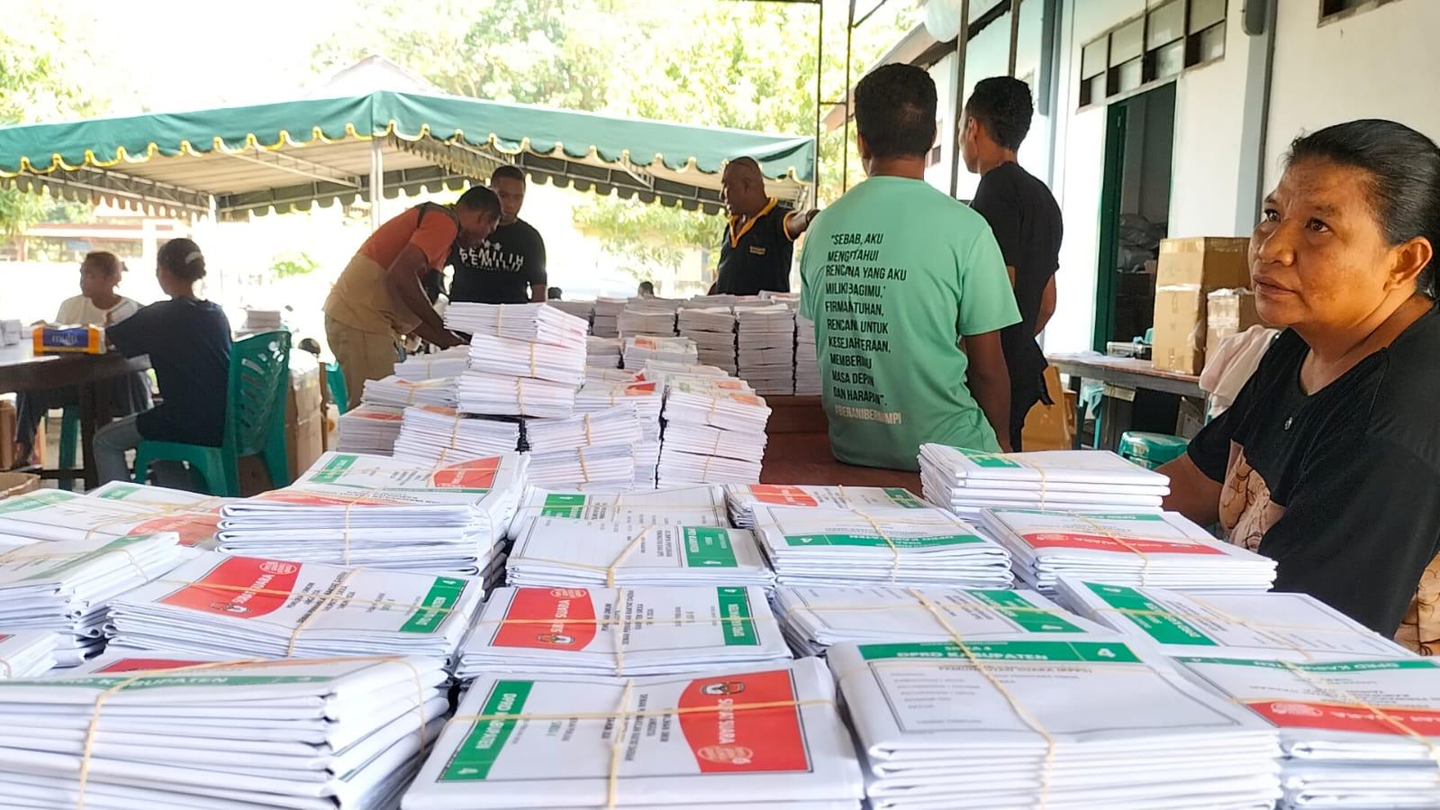 Pengepakan-surat-suara-dan-alat-kelengkapan-pemilu.jpg