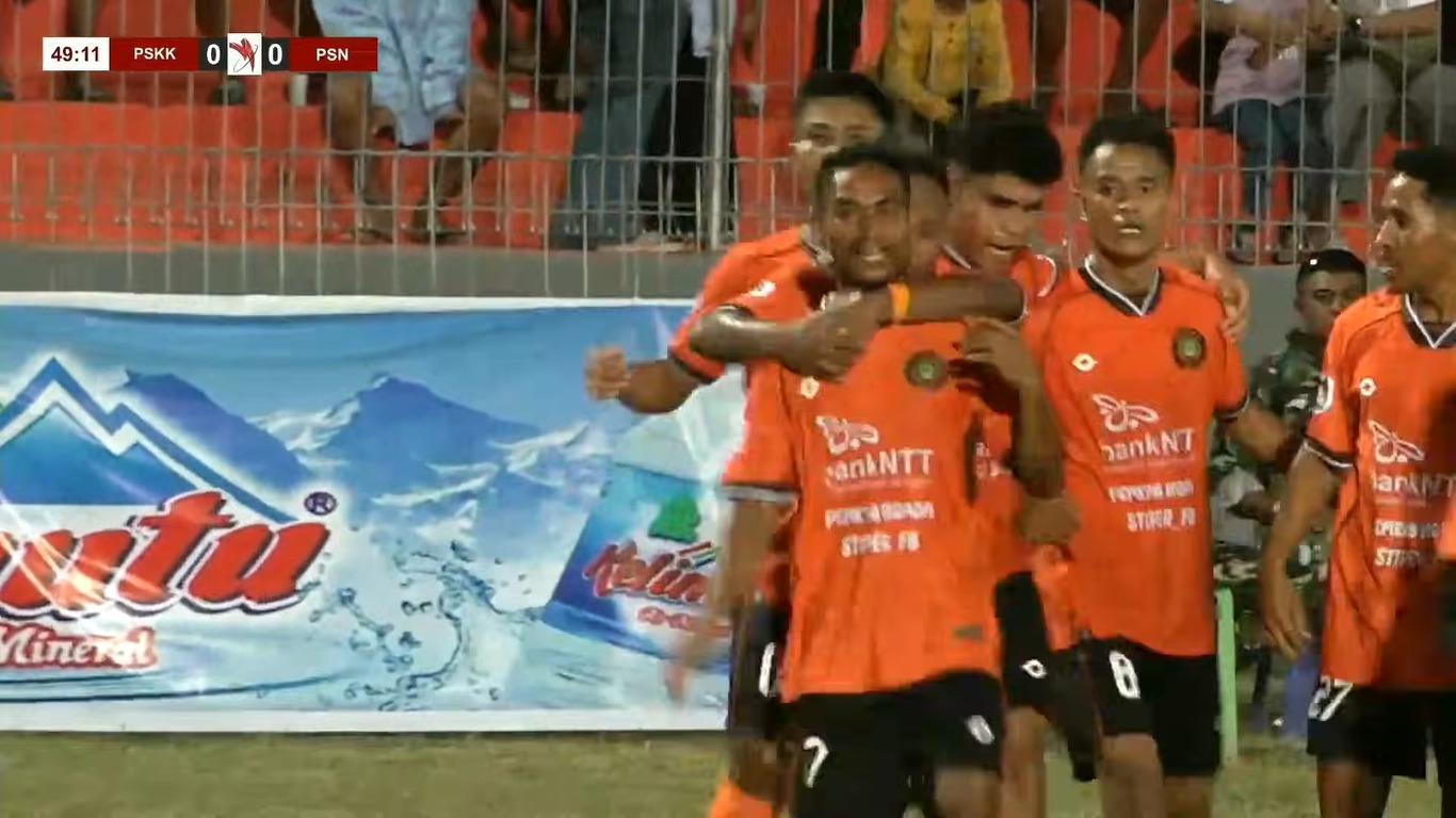RAYAKAN-GOL-PERTAMA-Gol-pertama-Richard-Bhara-ke-gawang-PS-Kota-Kupang.jpg