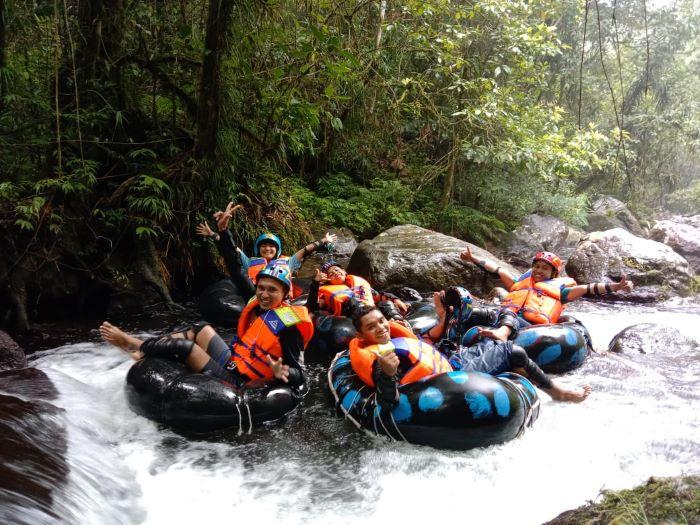 RIVER-TUBING-Atraksi-river-tubing-di-Desa-Wisata-Golo-Loni.jpg