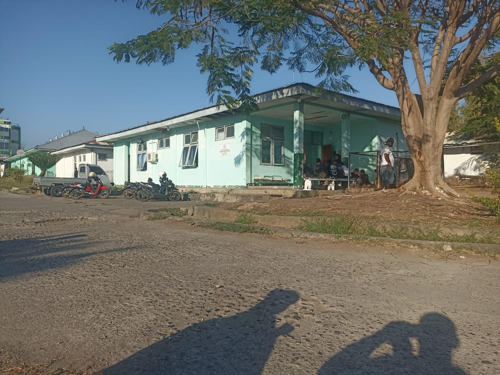 Polres Sikka dan Dokter RSU Maumere Lakukan Visum di Ruangan Jenazah