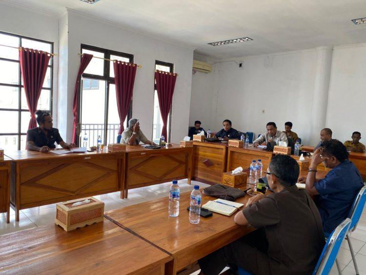 Rapat-DPRD-Lembata-dan-Koperindag.jpg