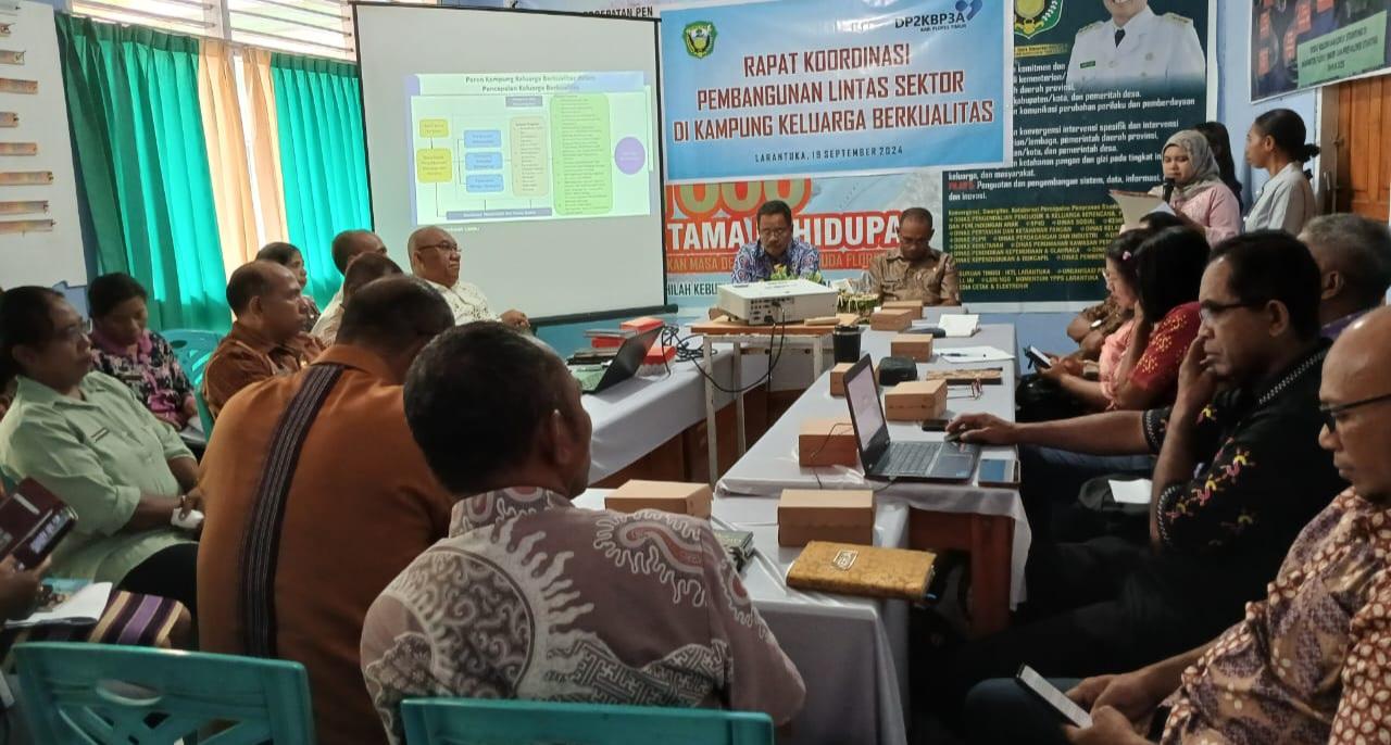 Rapat-Koordinasi-lintas-sektor-di-Kantor-Dinas-P2KBP3A-Flores-Timur.jpg