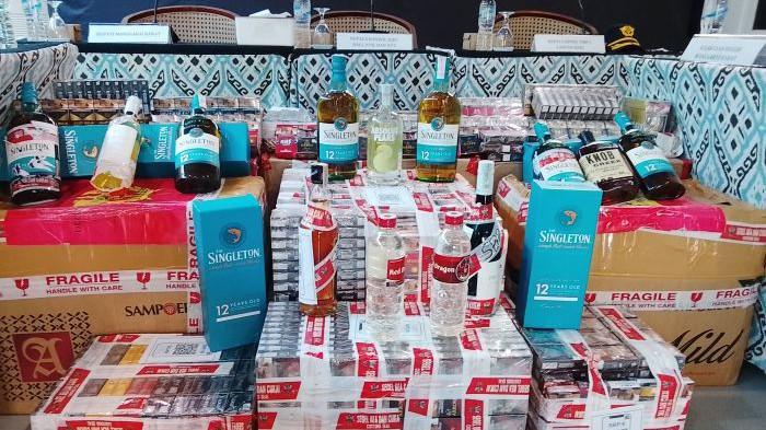 Rokok-dan-Minuman-Ilegal-Hasil-Temuan-Bea-Cukai-Labuan-Bajo.jpg