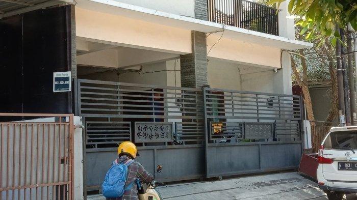 Rumah-kos-berlantai-tiga-yang-terletak-di-Jalan-Dinoyo-Permai-Timur-Kavling.jpg
