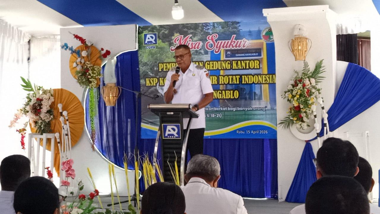 SAMBUTAN-Wakil-Bupati-Sikka-saat-ini-Simon-Subandi-Supriadi-saat-memberikan-sambutan.jpg