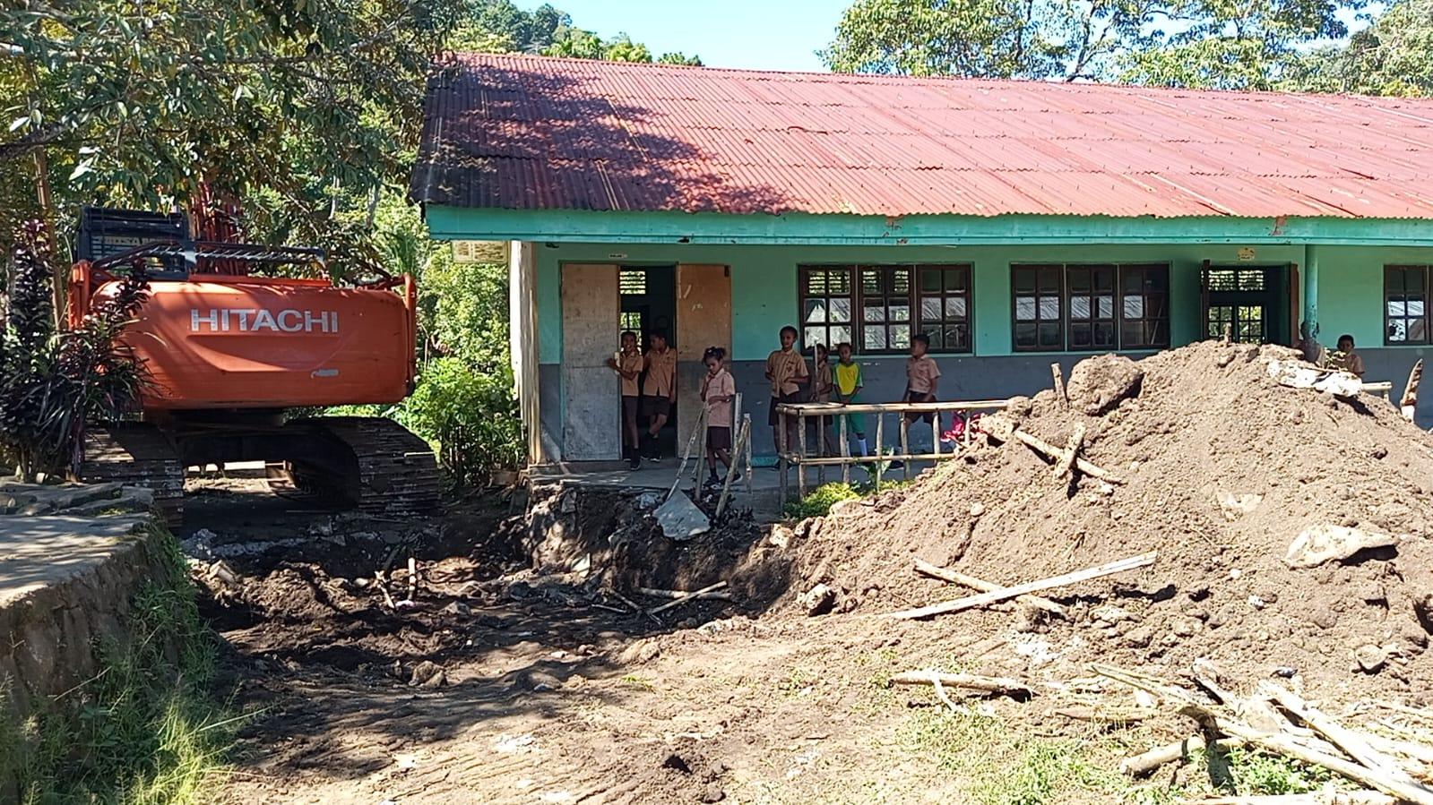 SEKOLAH-Kondisi-di-SD-Negeri-Wolomoni-di-Desa-Niawula-Kecamatan-Detusoko.jpg