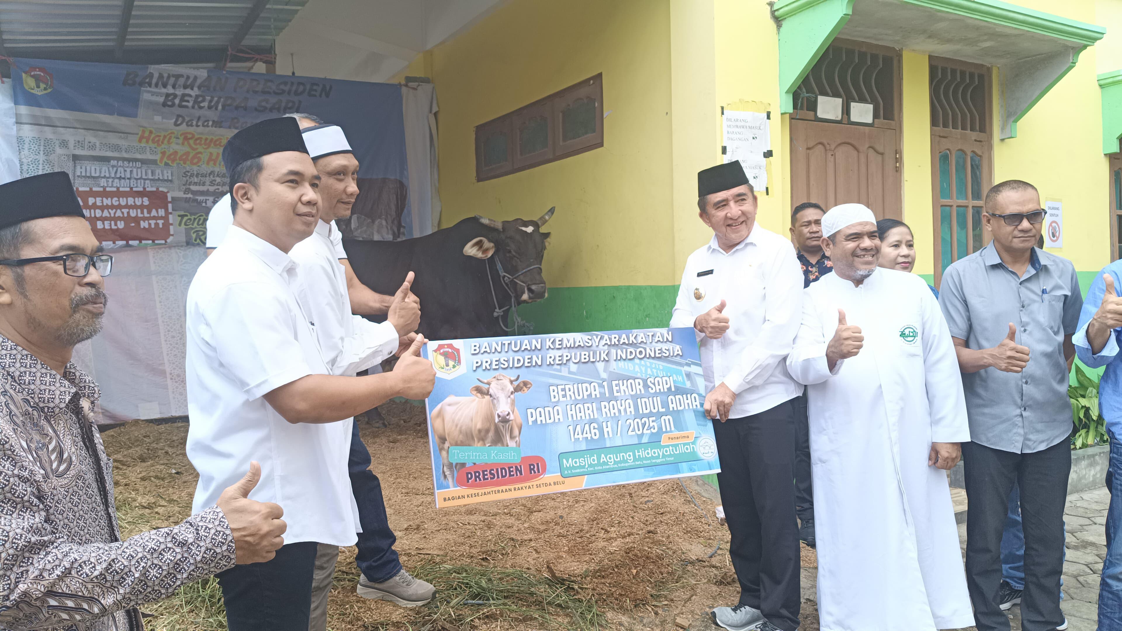 SERAHKAN-HEWAN-KURBAN-Hari-Raya-Idul-Adha-1446-Hijriah-Bupati-Belu.jpg