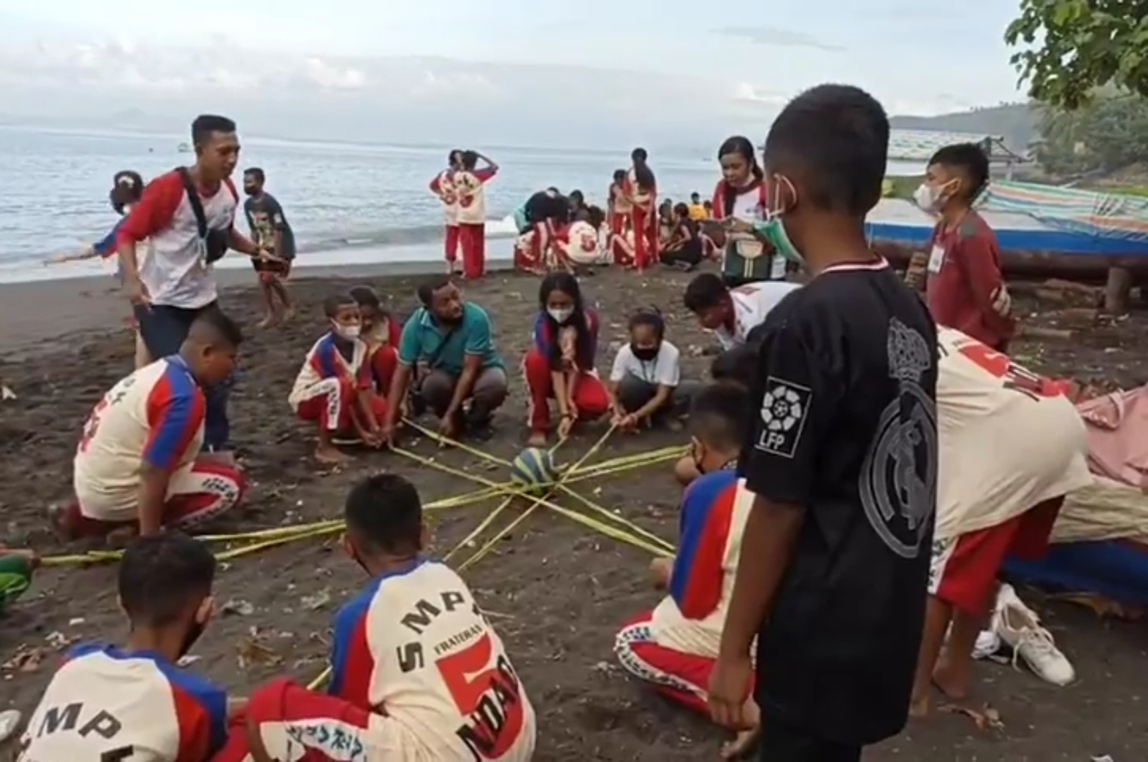 Ratusan Peserta Didik SMPK Frater Ndao Ende Ikut Pengenalan Lingkungan Sekolah