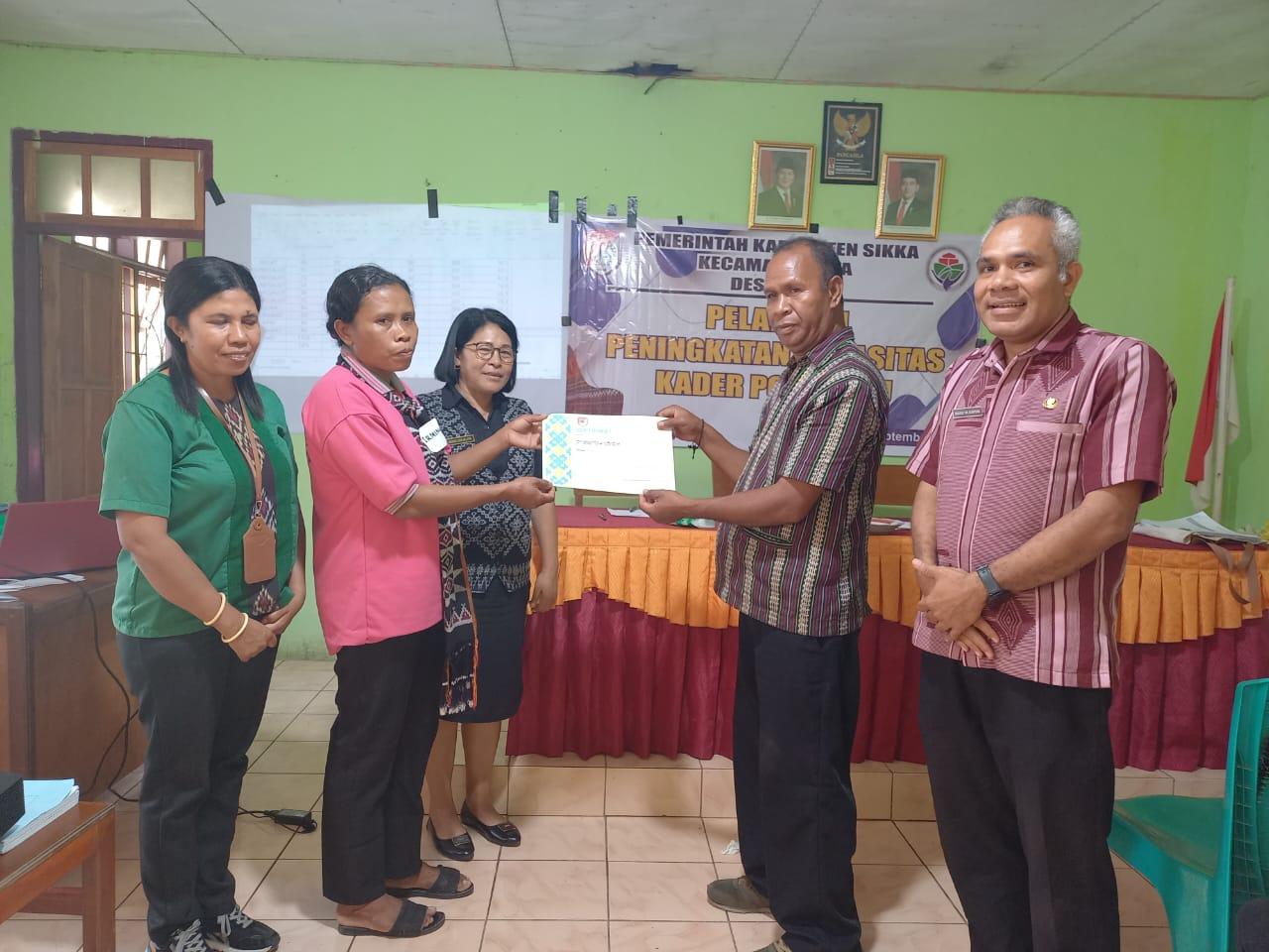 20 Kader Posyandu di Desa Riit Sikka Terima Sertifikat Usai Ikuti Pelatihan Peningkatan Kapasitas