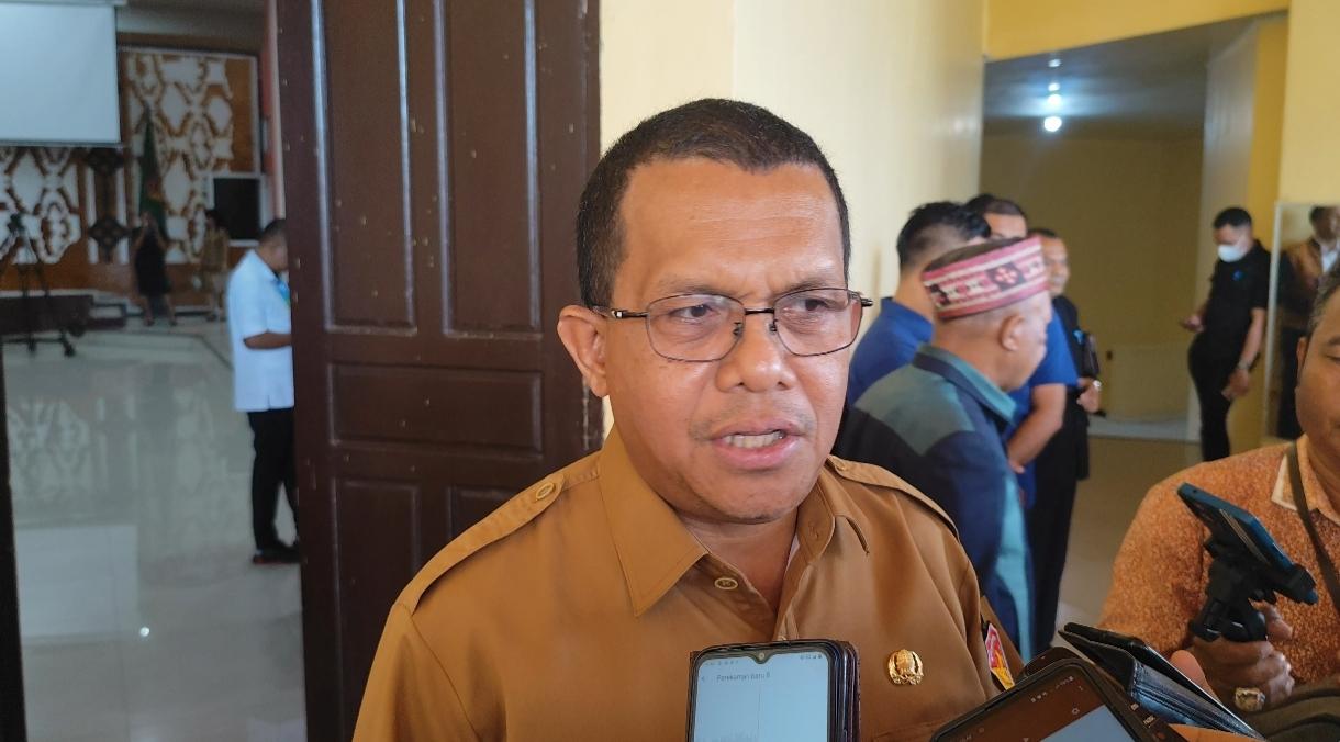 WAWANCARA-Gubernur-NTT-Melki-Laka-Lena-saat-diwawancarai-terkait.jpg