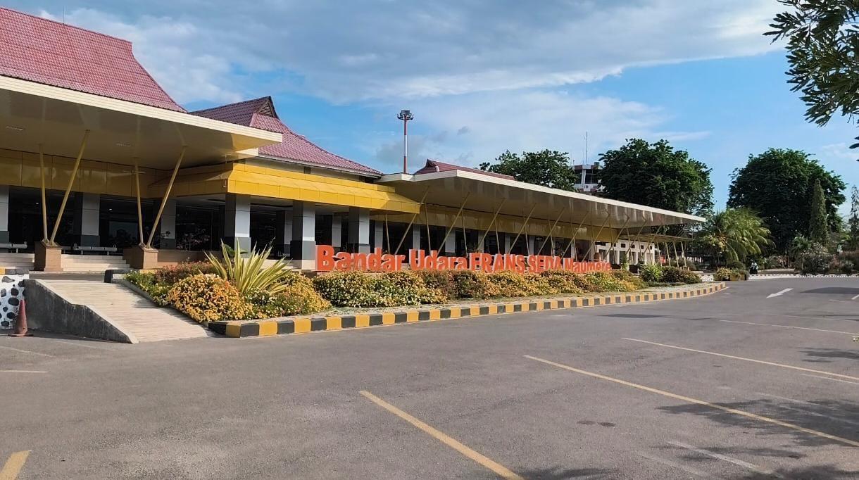 Imbas Erupsi Dua Gunung Api, Bandara Larantuka dan Maumere di NTT Ditutup Sementara