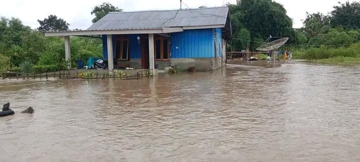 Diguyur Hujan Tiga Hari, Pemukiman Warga di Wewaria Ende NTT Terendam Banjir