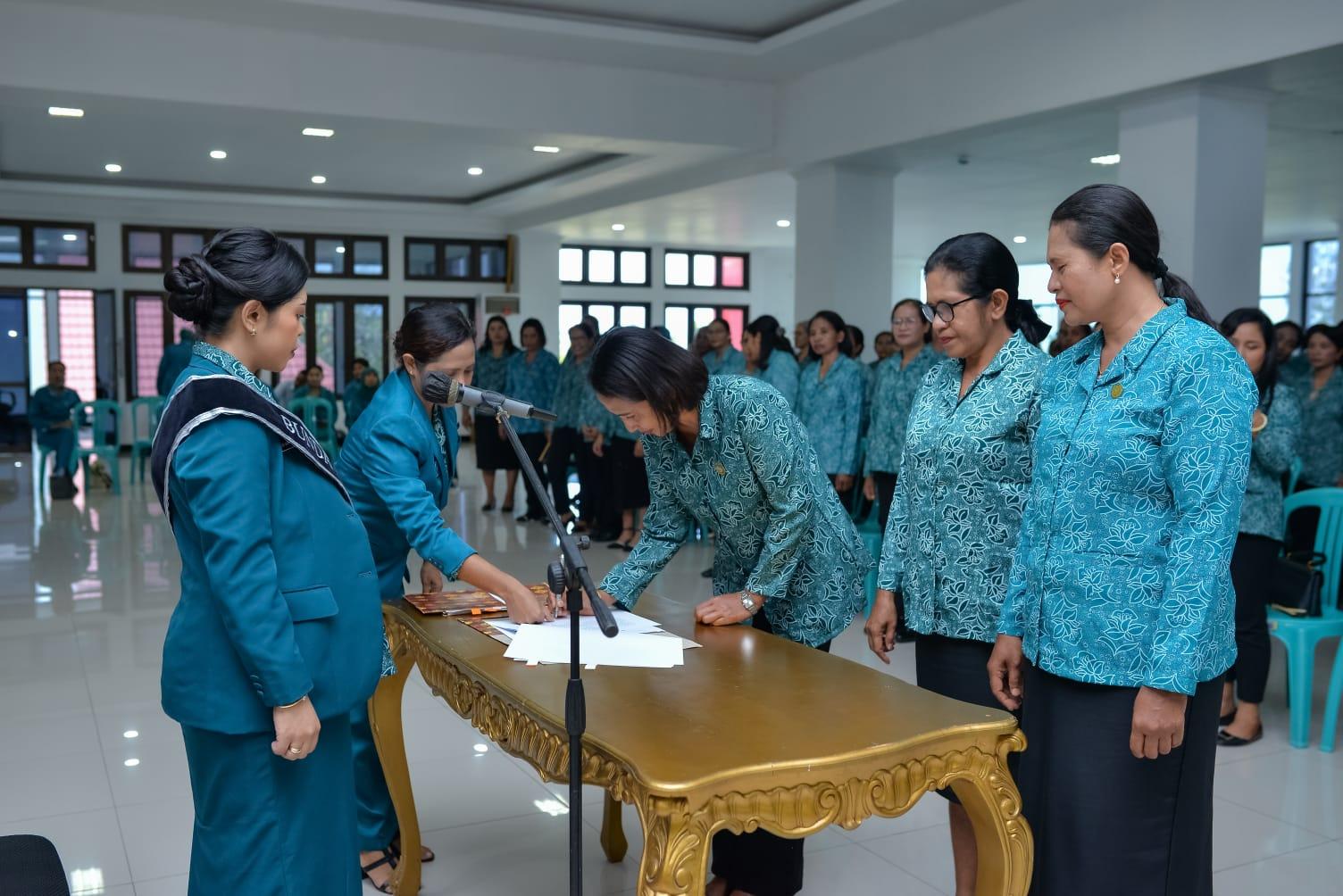 pelantikan-pengurus-tp-pkk-sikka-baru.jpg