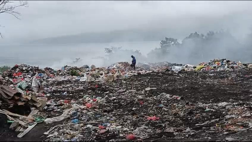 sampah-pelastik-di-ende.jpg