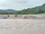 BANJIR-Sungai-Noeleke-Suasana-di-tepi-sungai-Noeleke.jpg