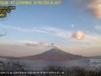 GUNUNG-LEWOTOLOK-Petugas-Posmat-Gunung-Ili-Lewotolok-Lembata-Yeremias-Kristianto.jpg