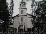 Gereja-Katredal-Atambu.jpg