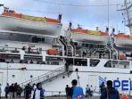 KM-Awu-di-Pelabuhan-Tenau.jpg