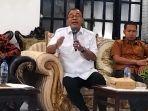 KONFERENSI-PERS-Para-tokoh-lintas-agama-saat-bertemu-Bupati-Ende-Yosef-Benediktus-Badeoda.jpg
