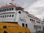 Kapal-Fery-di-Pelabuhan-Bolok-Kupang-Kamis-30-Maret-2023.jpg