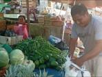 Pasokan Sayur dan Buah di Pasar Labuan Bajo Manggarai Barat dari Luar Daerah