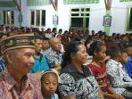 MISA-Umat-Katolik-sedang-mengikuti-Misa-Malam-Natal.jpg