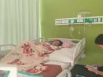 PASIEN-TERBARING-Lucia-37-warga-Desa-Nggorang-Kecamatan-Komodo.jpg