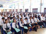 PENYERAHAN-SK-CPNS-Pemerintah-Kabupaten-Ende-foto-bersama-ratusan-CPNS.jpg