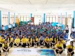 POSE-BERSAMA-UPH-College-Mission-Trip-berpose-di-SDK-Yos-Sudarso-Maumere.jpg