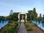 Patung-Reinha-Rosari-di-Taman-Doa-Reinha-Rosari.jpg
