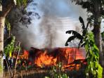 RUMAH-TERBAKAR-Satu-unit-rumah-di-RT-18-RW-006-Lingkungan-Lesupu.jpg