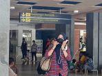 Sejumlah-Penumpang-NAM-Air-saat-tiba-di-Bandara-Eltari-Kupang.jpg