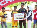 TERIMA-PENGHARGAAN-Striker-andalan-Malaka-Marianus-Marlo-Klau.jpg