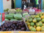 Toko-buah-milik-Faisal-di-Kota-Maumere.jpg