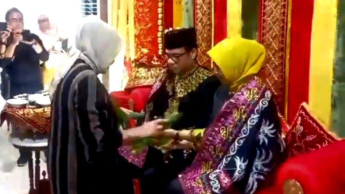 Wamenkominfo Nezar Patria, Peusijuek untuk Menjaga Adat Aceh