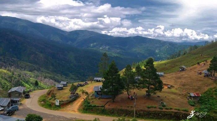 Objek Wisata Puncak Genting, merupakan salah satu objek wisata di atas awan yang berada di Kecamatan Pining Kabupaten Gayo Lues.