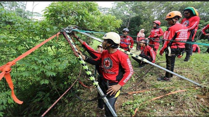 UKM SAR Unimal Kirim Delegasi Ikut Pelatihan Vertical Rescue Indonesia di Sumatera Utara