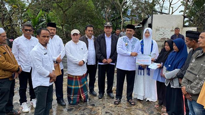 Baitul Mal Aceh Tengah Salurkan Bantuan Masa Panik untuk Korban Kebakaran di Kute Panang