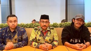 Anggota-DPD-RI-asal-Aceh-Haji-Uma-kembali-menyelamatkan-warga-Aceh.jpg