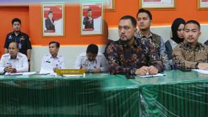 Anggota-KIP-Kabupaten-Aceh-Tenggar-diperiksa-oleh-DKPP.jpg