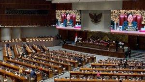DPR-Sahkan-RUU-Desa.jpg
