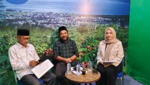 Dua-komisioner-Baitul-Mal-Aceh-Tengah-Fakhruddin-SE-dan-Uun-Fajaruna-menjadi-narasumber.jpg