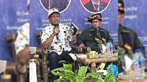 Dua-pembicara-Dr-Salman-Yoga-S-dan-Turham-Ag-SAg-MPd-dalam-seminar-budaya.jpg