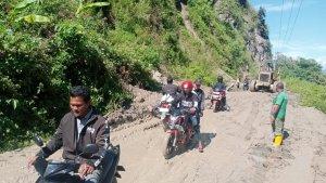 Jalan-longsor-di-Gayo-Lues-berhasil-dibersihkan.jpg