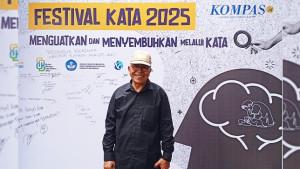 Maestro-Didong-Ceh-M-Din-di-Festival-Kata-KOMPAS-Bentara-Budaya-Jakarta.jpg