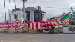 PEDAGANG-BENDERA-MERAH-PUTIH-DAN-UMBUL-UMBUL.jpg