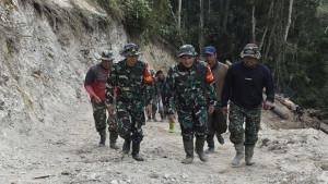 PEMBUKAAN-JALAN-DI-BENER-MERIAHH.jpg